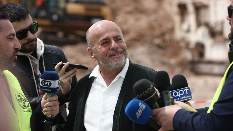 &Alpha;&lambda;&alpha;&phi;&omicron;ύ&zeta;&omicron;&sigmaf;: &laquo;&Tau;&epsilon;&rho;ά&sigma;&tau;&iota;&alpha; &delta;&iota;&alpha;&phi;&theta;&omicron;&rho;ά &sigma;&tau;&omicron; &epsilon;&lambda;&lambda;&eta;&nu;&iota;&kappa;ό &pi;&omicron;&delta;ό&sigma;&phi;&alpha;&iota;&rho;&omicron; - &Theta;&alpha; έ&chi;&omicron;&upsilon;&mu;&epsilon; &tau;&iota;&sigmaf; &kappa;&alpha;&lambda;ύ&tau;&epsilon;&rho;&epsilon;&sigmaf; &upsilon;&pi;&omicron;&delta;&omicron;&mu;έ&sigmaf;&raquo; (vid)