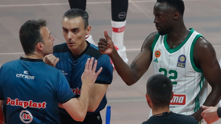 &Epsilon;&Lambda;.&Alpha;&Sigma;.: &Tau;&alpha;&upsilon;&tau;&omicron;&pi;&omicron;&iota;ή&theta;&eta;&kappa;&alpha;&nu; 8 &omicron;&pi;&alpha;&delta;&omicron;ί &gamma;&iota;&alpha; &alpha;&pi;&epsilon;&iota;&lambda;έ&sigmaf; &sigma;&tau;&omicron;&upsilon;&sigmaf; &delta;&iota;&alpha;&iota;&tau;&eta;&tau;έ&sigmaf; &tau;&omega;&nu; &tau;&epsilon;&lambda;&iota;&kappa;ώ&nu; &Pi;&alpha;&nu;&alpha;&theta;&eta;&nu;&alpha;ϊ&kappa;ό&sigmaf; &ndash; &Omicron;&lambda;&upsilon;&mu;&pi;&iota;&alpha;&kappa;ό&sigmaf;