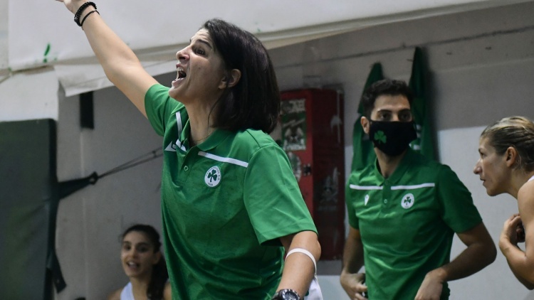 &Kappa;&alpha;&pi;&omicron;&gamma;&iota;ά&nu;&nu;&eta;: &laquo;&Upsilon;&pi;&omicron;&gamma;&rho;ά&phi;&epsilon;&tau;&epsilon; &mu;&iota;&alpha; &mu;&alpha;ύ&rho;&eta; &sigma;&epsilon;&lambda;ί&delta;&alpha; &gamma;&iota;&alpha; &tau;&omicron;&nu; &alpha;&theta;&lambda;&eta;&tau;&iota;&sigma;&mu;ό&raquo; (pic)