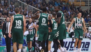 &Epsilon;&kappa;&kappa;&iota;&nu;&epsilon;ί &gamma;&iota;&alpha; &tau;&omicron; triple crown o &Pi;&alpha;&nu;&alpha;&theta;&eta;&nu;&alpha;ϊ&kappa;ό&sigmaf;