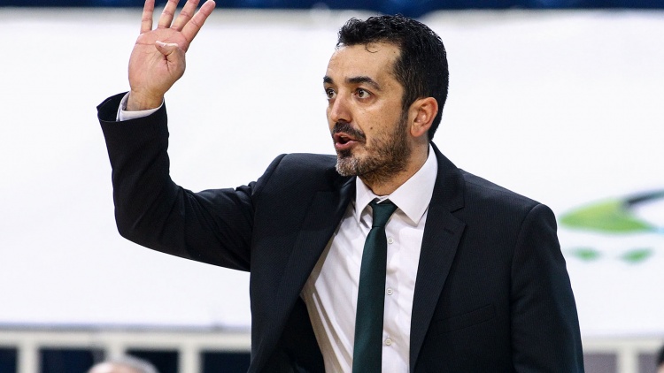 &Beta;ό&beta;&omicron;&rho;&alpha;&sigmaf;: &laquo;&Chi;ά&sigma;&alpha;&mu;&epsilon; &kappa;&alpha;&iota; &sigma;&tau;&iota;&sigmaf; &delta;ύ&omicron; &pi;&lambda;&epsilon;&upsilon;&rho;έ&sigmaf; &tau;&omicron;&upsilon; &gamma;&eta;&pi;έ&delta;&omicron;&upsilon;&raquo;