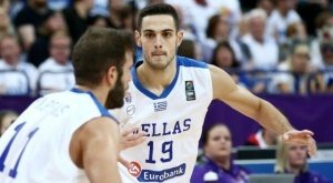 &Pi;&alpha;&pi;&alpha;&pi;έ&tau;&rho;&omicron;&upsilon;: &laquo;&Nu;&alpha; &beta;&rho;&epsilon;&theta;&omicron;ύ&mu;&epsilon; &sigma;&tau;&omicron; &psi;&eta;&lambda;ό&tau;&epsilon;&rho;&omicron; &sigma;&kappa;&alpha;&lambda;ί &tau;&eta;&sigmaf; &Epsilon;&upsilon;&rho;ώ&pi;&eta;&sigmaf;&raquo;