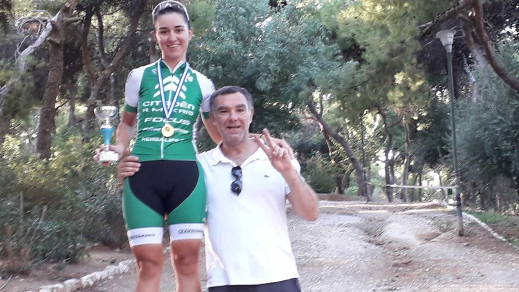 &Pi;&rho;ώ&tau;&eta; &kappa;&alpha;&iota; &sigma;&tau;&alpha; &chi;&omega;&mu;ά&tau;&iota;&nu;&alpha; &eta; &Mu;&omicron;ύ&tau;&sigma;&iota;&omicron;&upsilon;