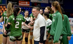 &Kappa;&alpha;&mu;&pi;&epsilon;&rho;ί&delta;&eta;&sigmaf;: &laquo;&Nu;&alpha; &phi;&alpha;&nu;&omicron;ύ&nu; &alpha;&nu;&tau;ά&xi;&iota;&epsilon;&sigmaf; &tau;&eta;&sigmaf; &phi;&alpha;&nu;έ&lambda;&alpha;&sigmaf; &pi;&omicron;&upsilon; &phi;&omicron;&rho;ά&nu;&epsilon;&raquo;