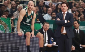 &Pi;&alpha;&sigma;&kappa;&omicron;&upsilon;ά&lambda;: &laquo;&Nu;&omicron;&mu;ί&zeta;&omega; ό&tau;&iota; &kappa;ά&nu;&alpha;&mu;&epsilon; &tau;&omicron; &tau;έ&lambda;&epsilon;&iota;&omicron; &pi;&alpha;&iota;&chi;&nu;ί&delta;&iota;&raquo;
