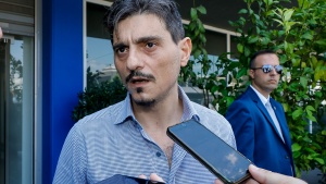 &Gamma;&iota;&alpha;&nu;&nu;&alpha;&kappa;ό&pi;&omicron;&upsilon;&lambda;&omicron;&sigmaf;: &laquo;&Upsilon;&pi;ά&rho;&chi;&epsilon;&iota; &pi;&omicron;&lambda;ύ &mu;&epsilon;&gamma;ά&lambda;&eta; &delta;&iota;ά&theta;&epsilon;&sigma;&eta; &nu;&alpha; &pi;&rho;&omicron;&chi;&omega;&rho;ή&sigma;&epsilon;&iota; &omicron; &Beta;&omicron;&tau;&alpha;&nu;&iota;&kappa;ό&sigmaf;&raquo;