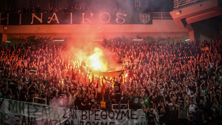 &Kappa;&Alpha;&Epsilon; &Pi;&alpha;&nu;&alpha;&theta;&eta;&nu;&alpha;ϊ&kappa;ό&sigmaf;: &laquo;&Alpha;ύ&rho;&iota;&omicron; &delta;ί&nu;&omicron;&upsilon;&mu;&epsilon; ό&lambda;&omicron;&iota; &tau;&omicron;&nu; &kappa;&alpha;&lambda;ύ&tau;&epsilon;&rho;ό &mu;&alpha;&sigmaf; &epsilon;&alpha;&upsilon;&tau;ό!&raquo; (pic)