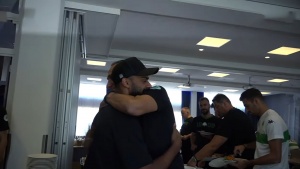 &Sigma;&tau;&eta;&nu; &Omicron;&lambda;&lambda;&alpha;&nu;&delta;ί&alpha; &Zeta;&alpha;&chi;ί&nu;&tau; &kappa;&alpha;&iota; &Nu;&omicron;ύ&nu;&epsilon;&sigmaf; (vid)