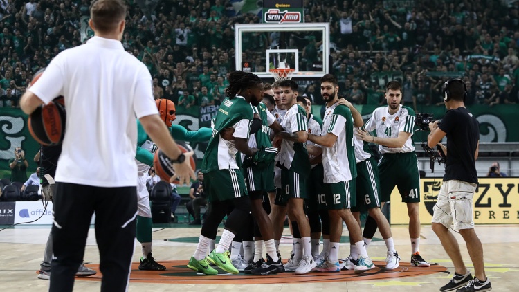 &Pi;&alpha;&nu;&alpha;&theta;&eta;&nu;&alpha;ϊ&kappa;ό&sigmaf; - &Mu;&alpha;&rho;&omicron;ύ&sigma;&iota;: &Pi;&rho;&epsilon;&mu;&iota;έ&rho;&alpha; &sigma;&tau;&eta;&nu; Basket League &gamma;&iota;&alpha; &tau;&omicron;&upsilon;&sigmaf; &laquo;&pi;&rho;ά&sigma;&iota;&nu;&omicron;&upsilon;&sigmaf;&raquo;