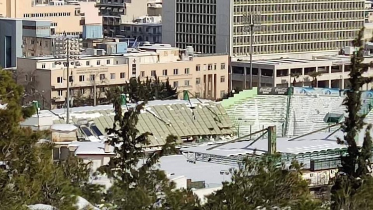 Έ&pi;&epsilon;&sigma;&epsilon; &tau;&omicron; &sigma;&tau;έ&gamma;&alpha;&sigma;&tau;&rho;&omicron; &tau;&eta;&sigmaf; &Lambda;&epsilon;&omega;&phi;ό&rho;&omicron;&upsilon;