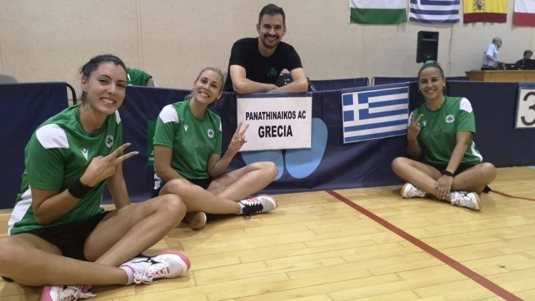 &Sigma;&tau;&eta;&nu; &Iota;&tau;&alpha;&lambda;ί&alpha; &gamma;&iota;&alpha; &tau;&eta;&nu; &pi;&rho;ό&kappa;&rho;&iota;&sigma;&eta; &tau;&alpha; &kappa;&omicron;&rho;ί&tau;&sigma;&iota;&alpha; &tau;&omicron;&upsilon; &pi;&iota;&nu;&gamma;&kappa; &pi;&omicron;&nu;&gamma;&kappa;
