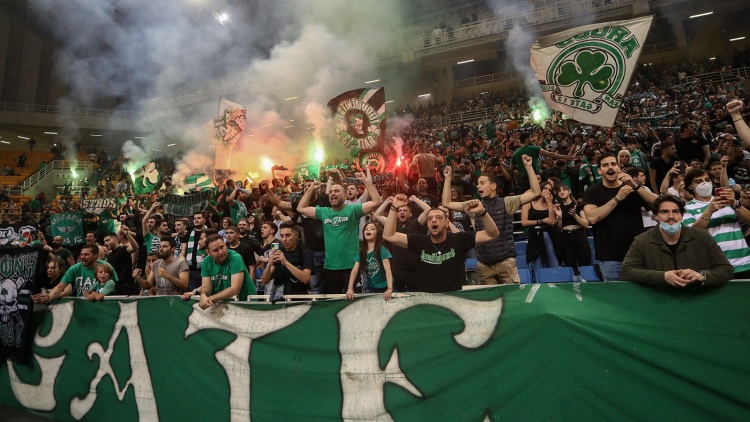 &laquo;&Alpha;&kappa;&omicron;&upsilon;&mu;&pi;ά&epsilon;&iota;&raquo; &tau;&alpha; 8.000 &mu;έ&lambda;&eta; &omicron; &Pi;&alpha;&nu;&alpha;&theta;&eta;&nu;&alpha;ϊ&kappa;ό&sigmaf;!