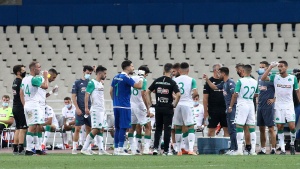 &Mu;&epsilon; &Kappa;&alpha;&rho;&lambda;ί&tau;&omicron;&sigmaf; &kappa;&alpha;&iota; &Sigma;ά&nu;&tau;&sigma;&epsilon;&sigmaf; &eta; &epsilon;&nu;&delta;&epsilon;&kappa;ά&delta;&alpha; &tau;&omicron;&upsilon; &Pi;&alpha;&nu;&alpha;&theta;&eta;&nu;&alpha;ϊ&kappa;&omicron;ύ &kappa;ό&nu;&tau;&rho;&alpha; &sigma;&tau;&eta; &Lambda;&alpha;&mu;ί&alpha;