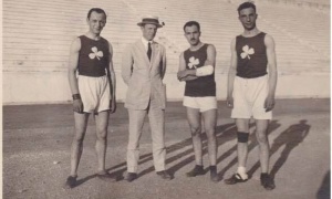 &Tau;&omicron; &alpha;&phi;&iota;έ&rho;&omega;&mu;&alpha; &tau;&omicron;&upsilon; &Epsilon;&rho;&alpha;&sigma;&iota;&tau;έ&chi;&nu;&eta; &gamma;&iota;&alpha; &tau;&alpha; &gamma;&epsilon;&nu;έ&theta;&lambda;&iota;&alpha; &tau;&omicron;&upsilon; &Pi;&alpha;&nu;&alpha;&theta;&eta;&nu;&alpha;ϊ&kappa;&omicron;ύ (vid)