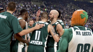 &Epsilon;&upsilon;&chi;ή&theta;&eta;&kappa;&epsilon; &sigma;&epsilon; &Kappa;&alpha;&lambda;ά&theta;&eta; &kappa;&alpha;&iota; &Pi;&alpha;&pi;&pi;ά &omicron; &Pi;&alpha;&nu;&alpha;&theta;&eta;&nu;&alpha;ϊ&kappa;ό&sigmaf; (pic)