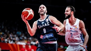 &laquo;&Mu;&upsilon;&theta;&iota;&kappa;ό&sigmaf;&raquo; &Kappa;&alpha;&lambda;ά&theta;&eta;&sigmaf; &alpha;&lambda;&lambda;ά &delta;&epsilon;&nu; έ&phi;&tau;&alpha;&nu;&epsilon; &gamma;&iota;&alpha; &tau;&eta;&nu; &Epsilon;&theta;&nu;&iota;&kappa;ή (vid)