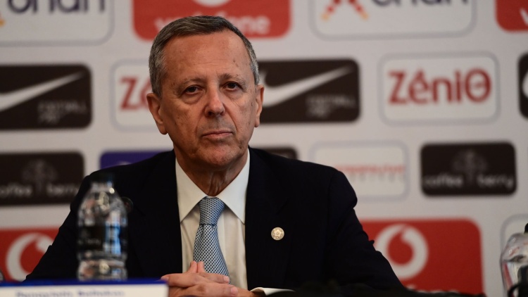 &laquo;Ό&chi;&iota;&raquo; &tau;&eta;&sigmaf; &Epsilon;&Pi;&Omicron; &sigma;&tau;&eta;&nu; Super League &gamma;&iota;&alpha; &sigma;&upsilon;&nu;&delta;&rho;&omicron;&mu;ή &sigma;&tau;&omicron;&upsilon;&sigmaf; &omicron;&rho;&iota;&sigma;&mu;&omicron;ύ&sigmaf; &xi;έ&nu;&omega;&nu; &delta;&iota;&alpha;&iota;&tau;&eta;&tau;ώ&nu; &sigma;&tau;&alpha; Play Offs
