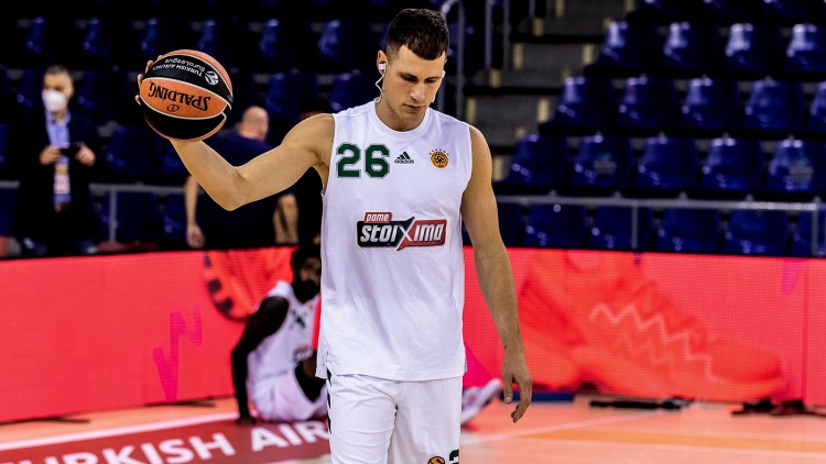 &Nu;έ&nu;&tau;&omicron;&beta;&iota;&tau;&sigmaf;: &laquo;&Sigma;&tau;&eta;&nu; &alpha;&rho;&chi;ή &epsilon;ί&chi;&alpha; ά&gamma;&chi;&omicron;&sigmaf;, &tau;ώ&rho;&alpha; ό&lambda;&alpha; &tau;&alpha;&iota;&rho;&iota;ά&zeta;&omicron;&upsilon;&nu; &mu;έ&sigma;&alpha; &mu;&omicron;&upsilon;&raquo;