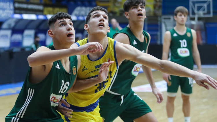 U18 Rising Stars: &Pi;&rho;ώ&tau;&eta; ή&tau;&tau;&alpha; &gamma;&iota;&alpha; &tau;&omicron;&upsilon;&sigmaf; &laquo;&pi;&rho;ά&sigma;&iota;&nu;&omicron;&upsilon;&sigmaf;&raquo;