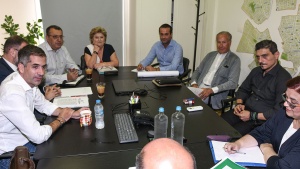 &Pi;&Alpha;&Omicron; &pi;&rho;&omicron;&sigmaf; &Mu;&pi;&alpha;&kappa;&omicron;&gamma;&iota;ά&nu;&nu;&eta;: &laquo;&Alpha;&nu;&alpha;&kappa;&omicron;&iota;&nu;ώ&sigma;&epsilon;&iota;&sigmaf; &gamma;&iota;&alpha; &tau;&eta;&nu; &Pi;&alpha;&nu;&alpha;&theta;&eta;&nu;&alpha;ϊ&kappa;ή &Pi;&omicron;&lambda;&iota;&tau;&epsilon;ί&alpha; &mu;έ&chi;&rho;&iota; &alpha;&rho;&chi;έ&sigmaf; &Iota;&omicron;&upsilon;&lambda;ί&omicron;&upsilon;&raquo;