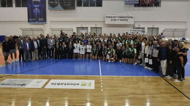 &Pi;ή&rho;&alpha;&nu; &tau;&alpha; &Nu;&omicron;&mu;ί&kappa;&epsilon;&iota;&alpha; &tau;&alpha; &laquo;&phi;ί&nu;&alpha; &kappa;&omicron;&rho;ί&tau;&sigma;&iota;&alpha;&raquo; &tau;&omicron;&upsilon; &Pi;&alpha;&nu;&alpha;&theta;&eta;&nu;&alpha;ϊ&kappa;&omicron;ύ (vid)