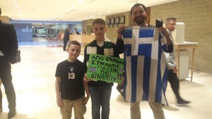&Alpha;&pi;ό &Sigma;&tau;&omicron;&kappa;&chi;ό&lambda;&mu;&eta; &sigma;&tau;&eta; &Mu;&alpha;&delta;&rho;ί&tau;&eta; &gamma;&iota;&alpha; &tau;&omicron; &laquo;&tau;&rho;&iota;&phi;ύ&lambda;&lambda;&iota;&raquo; (pic)