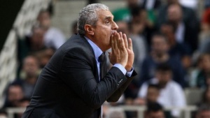 &Pi;&epsilon;&delta;&omicron;&upsilon;&lambda;ά&kappa;&eta;&sigmaf;: &laquo;&Kappa;&epsilon;&rho;&delta;ί&sigma;&alpha;&mu;&epsilon; &epsilon;&nu;ώ &beta;&alpha;&sigma;&iota;&kappa;ά &mu;&alpha;&sigmaf; &alpha;&tau;&omicron;ύ &delta;&epsilon;&nu; ή&tau;&alpha;&nu; &sigma;&epsilon; &kappa;&alpha;&lambda;ή &mu;έ&rho;&alpha;&raquo;