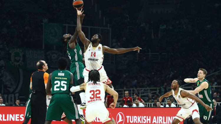 &Eta; &Mu;&omicron;&nu;&alpha;&kappa;ό &sigma;&tau;&eta;&rho;ί&zeta;&epsilon;&iota; &tau;&omicron;&nu; &Pi;&alpha;&nu;&alpha;&theta;&eta;&nu;&alpha;ϊ&kappa;ό &sigma;&tau;&omicron; Final Four (pic)