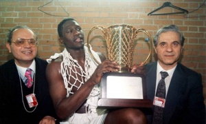 &Alpha;&nu;&alpha;&kappa;&omicron;ί&nu;&omega;&sigma;&eta; &tau;&eta;&sigmaf; FIBA &gamma;&iota;&alpha; &tau;&omicron;&nu; &Pi;&alpha;ύ&lambda;&omicron; &Gamma;&iota;&alpha;&nu;&nu;&alpha;&kappa;ό&pi;&omicron;&upsilon;&lambda;&omicron;