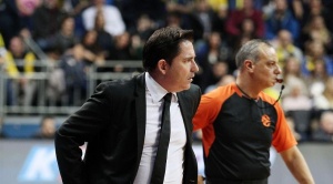 &Pi;&alpha;&sigma;&kappa;&omicron;&upsilon;ά&lambda;: &laquo;&Kappa;&lambda;&epsilon;&iota;&delta;ί &tau;&alpha; &epsilon;&pi;&tau;ά &epsilon;&pi;&iota;&theta;&epsilon;&tau;&iota;&kappa;ά &rho;&iota;&mu;&pi;ά&omicron;&upsilon;&nu;&tau; &tau;&eta;&sigmaf; &Phi;&epsilon;&nu;έ&rho;&raquo;
