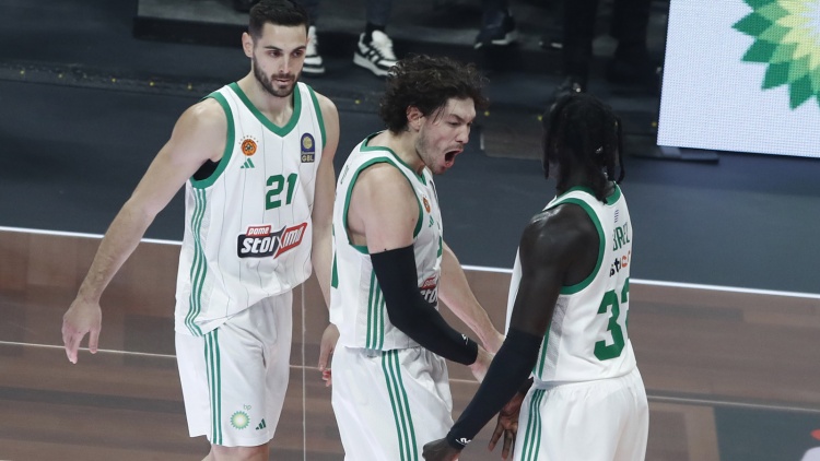 &Chi;&omega;&rho;ί&sigmaf; Ό&sigma;&mu;&alpha;&nu; &kappa;&alpha;&iota; &Pi;&alpha;&pi;&alpha;&pi;έ&tau;&rho;&omicron;&upsilon; &omicron; &Pi;&alpha;&nu;&alpha;&theta;&eta;&nu;&alpha;ϊ&kappa;ό&sigmaf; &kappa;ό&nu;&tau;&rho;&alpha; &sigma;&tau;&eta; &Mu;&alpha;&kappa;ά&mu;&pi;&iota; (vid)
