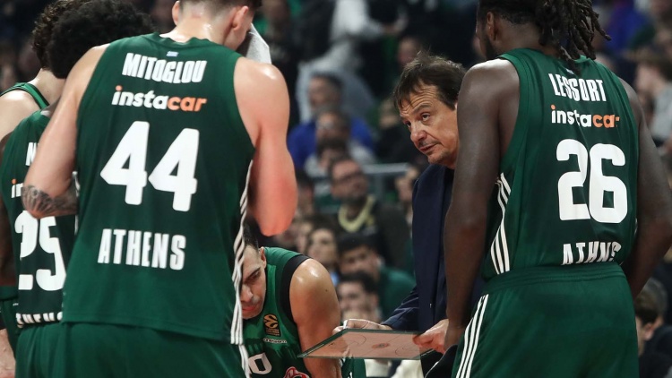 Ά&tau;&alpha;&mu;&alpha;&nu; &gamma;&iota;&alpha; &Lambda;&epsilon;&sigma;ό&rho; &sigma;&tau;&omicron; Final Four: &laquo;&Theta;&alpha; &epsilon;ί&nu;&alpha;&iota; &mu;&alpha;&zeta;ί &mu;&alpha;&sigmaf; &kappa;&alpha;&iota; &theta;&alpha; &pi;&alpha;ί&xi;&epsilon;&iota;&raquo; (vid)