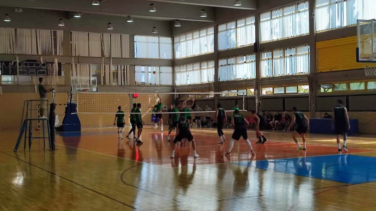 &Nu;ί&kappa;&eta; &kappa;ό&nu;&tau;&rho;&alpha; &sigma;&tau;&eta;&nu; &Kappa;&alpha;&lambda;&alpha;&mu;ά&tau;&alpha; &gamma;&iota;&alpha; &tau;&omicron;&upsilon;&sigmaf; ά&nu;&delta;&rho;&epsilon;&sigmaf; &tau;&omicron;&upsilon; &beta;ό&lambda;&epsilon;ϋ
