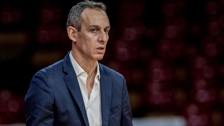 &Kappa;ά&tau;&alpha;&sigmaf;: &laquo;&Nu;&alpha; &epsilon;ί&mu;&alpha;&sigma;&tau;&epsilon; &epsilon;&pi;&iota;&theta;&epsilon;&tau;&iota;&kappa;&omicron;ί &sigma;&tau;&eta;&nu; ά&mu;&upsilon;&nu;&alpha; &kappa;&alpha;&iota; έ&xi;&upsilon;&pi;&nu;&omicron;&iota; &sigma;&tau;&eta;&nu; &epsilon;&pi;ί&theta;&epsilon;&sigma;&eta;&raquo;