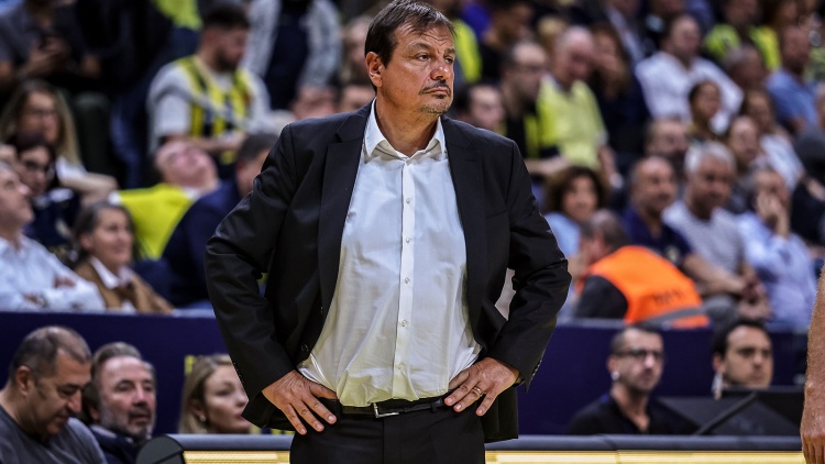 &Alpha;&tau;&alpha;&mu;ά&nu;: &laquo;&Sigma;&tau;&eta;&nu; &pi;&rho;ώ&tau;&eta; &pi;&epsilon;&rho;ί&omicron;&delta;&omicron; ή&mu;&alpha;&sigma;&tau;&alpha;&nu; &phi;&omicron;&beta;&iota;&sigma;&mu;έ&nu;&omicron;&iota; &nu;&alpha; &kappa;ά&nu;&omicron;&upsilon;&mu;&epsilon; &tau;&omicron; &pi;&alpha;&iota;&chi;&nu;ί&delta;&iota; &mu;&alpha;&sigmaf;&raquo;