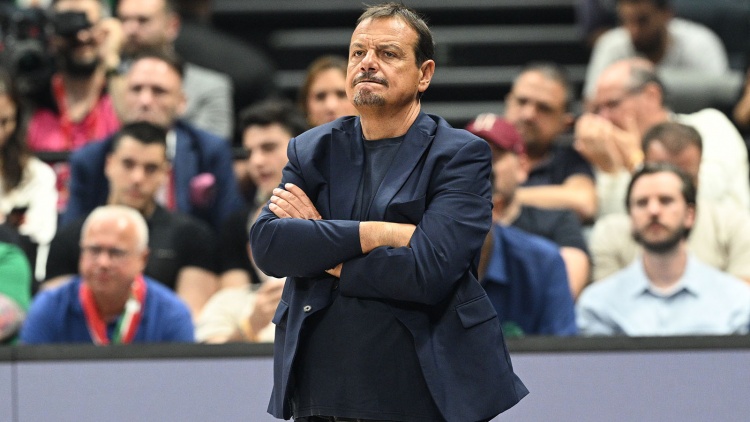 Ά&tau;&alpha;&mu;&alpha;&nu;: &laquo;&Eta; &Phi;&epsilon;&nu;έ&rho; ά&xi;&iota;&zeta;&epsilon; &tau;&eta; &nu;ί&kappa;&eta; - Έ&beta;&alpha;&lambda;&alpha; &tau;&omicron;&nu; &Lambda;&epsilon;&sigma;ό&rho; &gamma;&iota;&alpha;&tau;ί &delta;&epsilon;&nu; &epsilon;ί&chi;&alpha;&mu;&epsilon; &sigma;&kappa;&omicron;&rho; &kappa;&omicron;&nu;&tau;ά &sigma;&tau;&omicron; &kappa;&alpha;&lambda;ά&theta;&iota;&raquo;