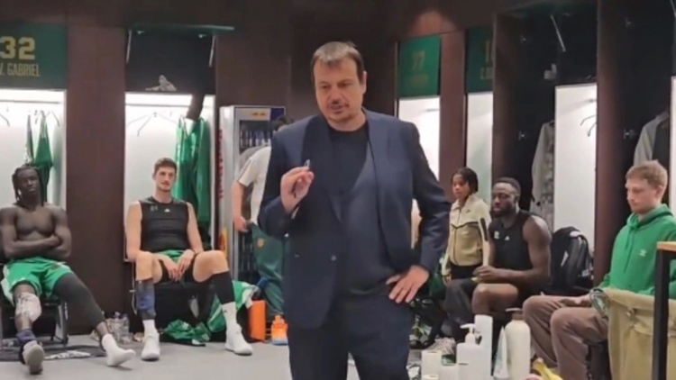 Ά&tau;&alpha;&mu;&alpha;&nu;: &laquo;&Pi;έ&rho;&upsilon;&sigma;&iota; &delta;&epsilon;&nu; &kappa;&epsilon;&rho;&delta;ί&sigma;&alpha;&mu;&epsilon; &sigma;&tau;&omicron; &Sigma;&Epsilon;&Phi; &gamma;&iota;&alpha; &tau;&eta;&nu; Euroleague, &pi;ά&mu;&epsilon; &nu;&alpha; &kappa;&epsilon;&rho;&delta;ί&sigma;&omicron;&upsilon;&mu;&epsilon; &phi;έ&tau;&omicron;&sigmaf;&raquo; (vid)