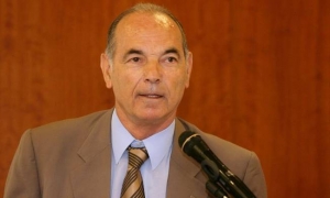 &Alpha;&nu;&tau;&omega;&nu;&iota;ά&delta;&eta;&sigmaf;: &laquo;&Omicron; &Gamma;&alpha;&beta;&rho;&iota;&eta;&lambda;ί&delta;&eta;&sigmaf; &kappa;&alpha;&iota; ά&lambda;&lambda;&omicron;&iota; &sigma;&upsilon;&mu;&pi;&alpha;ί&kappa;&tau;&epsilon;&sigmaf; &sigma;&tau;&omicron; &pi;&lambda;&epsilon;&upsilon;&rho;ό &tau;&omicron;&upsilon; &Theta;&epsilon;&omicron;&delta;&omega;&rho;ό&pi;&omicron;&upsilon;&lambda;&omicron;&upsilon;&raquo;