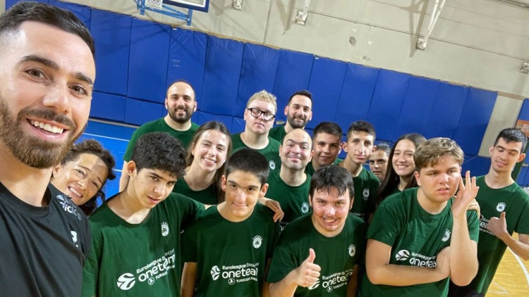 &Eta; &Kappa;&Alpha;&Epsilon; &Pi;&alpha;&nu;&alpha;&theta;&eta;&nu;&alpha;ϊ&kappa;ό&sigmaf; &mu;&alpha;&zeta;ί &mu;&epsilon; &tau;&alpha; Special Olympics Hellas &gamma;&iota;&alpha; 10&eta; &sigma;&epsilon;&zeta;ό&nu;