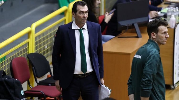 &Delta;. &Alpha;&nu;&delta;&rho;&epsilon;ό&pi;&omicron;&upsilon;&lambda;&omicron;&sigmaf;: &laquo;&Tau;&omicron; &pi;&rho;ώ&tau;&omicron; &pi;&alpha;&iota;&chi;&nu;ί&delta;&iota; &delta;&epsilon;&nu; έ&chi;&epsilon;&iota; &tau;ό&sigma;&eta; &sigma;&eta;&mu;&alpha;&sigma;ί&alpha;&raquo;