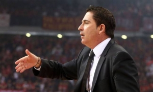 &Pi;&alpha;&sigma;&kappa;&omicron;&upsilon;ά&lambda;: &laquo;&Pi;&alpha;ί&xi;&alpha;&mu;&epsilon; &kappa;&alpha;&lambda;ό &mu;&pi;ά&sigma;&kappa;&epsilon;&tau;&raquo;