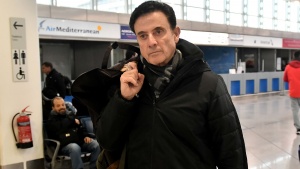 &Pi;&iota;&tau;ί&nu;&omicron;: &laquo;&Pi;&rho;έ&pi;&epsilon;&iota; &nu;&alpha; &pi;&alpha;ί&xi;&omicron;&upsilon;&mu;&epsilon; &epsilon;&xi;&alpha;&iota;&rho;&epsilon;&tau;&iota;&kappa;ό &mu;&pi;ά&sigma;&kappa;&epsilon;&tau; &gamma;&iota;&alpha; &nu;&alpha; &pi;ά&rho;&omicron;&upsilon;&mu;&epsilon; &tau;&eta; &nu;ί&kappa;&eta;&raquo;