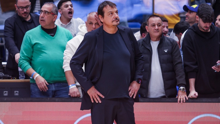 Ά&tau;&alpha;&mu;&alpha;&nu;: &laquo;10 &chi;&iota;&lambda;&iota;ά&delta;&epsilon;&sigmaf; ά&tau;&omicron;&mu;&alpha; &nu;&alpha; έ&rho;&chi;&omicron;&nu;&tau;&alpha;&iota; &sigma;&tau;&alpha; &alpha;&pi;&omicron;&delta;&upsilon;&tau;ή&rho;&iota;&alpha; &kappa;&alpha;&iota; &nu;&alpha; &sigma;&epsilon; &pi;&rho;&omicron;&sigma;&beta;ά&lambda;&lambda;&omicron;&upsilon;&nu;, &alpha;&upsilon;&tau;ό &delta;&epsilon;&nu; &epsilon;ί&nu;&alpha;&iota; &mu;&pi;ά&sigma;&kappa;&epsilon;&tau;!&raquo;