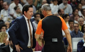 &Pi;&alpha;&sigma;&kappa;&omicron;&upsilon;ά&lambda;: &laquo;&Tau;&omicron; &tau;&rho;ί&pi;&omicron;&nu;&tau;&omicron; &tau;&omicron;&upsilon; &Nu;&tau;ό&nu;&tau;&sigma;&iota;&tau;&sigmaf; &mu;&alpha;&sigmaf; &sigma;&kappa;ό&tau;&omega;&sigma;&epsilon;&raquo;