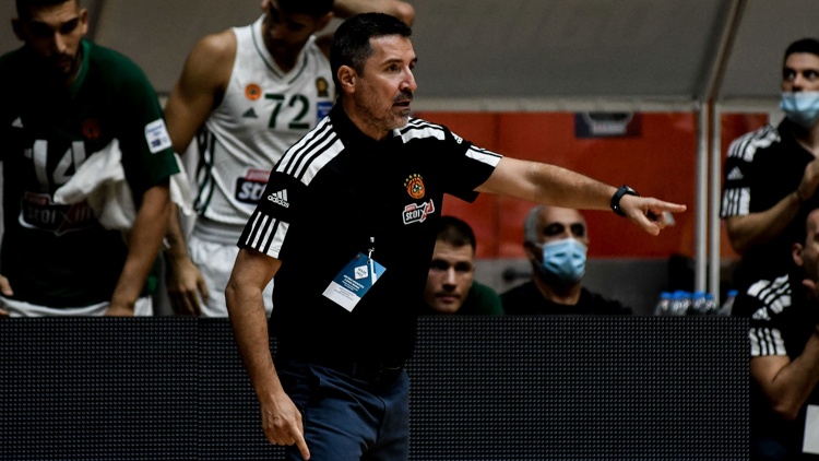 &Pi;&rho;ί&phi;&tau;&eta;&sigmaf;: &laquo;&Delta;&epsilon;&nu; &epsilon;ί&mu;&alpha;&sigma;&tau;&epsilon; &mu;&iota;&alpha; &omicron;&mu;ά&delta;&alpha; &ldquo;&Chi;ό&lambda;&iota;&gamma;&omicron;&upsilon;&nu;&tau;&rdquo; &kappa;&alpha;&iota; &pi;&rho;έ&pi;&epsilon;&iota; &nu;&alpha; &tau;&omicron; &delta;&epsilon;ί&chi;&nu;&omicron;&upsilon;&mu;&epsilon;&raquo;