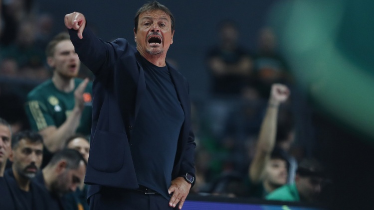 Ά&tau;&alpha;&mu;&alpha;&nu;: &laquo;&Pi;&alpha;ί&xi;&alpha;&mu;&epsilon; &delta;ύ&omicron; &delta;&iota;&alpha;&phi;&omicron;&rho;&epsilon;&tau;&iota;&kappa;ά &eta;&mu;ί&chi;&rho;&omicron;&nu;&alpha; &ndash; &Omicron; &alpha;&nu;&tau;&alpha;&gamma;&omega;&nu;&iota;&sigma;&mu;ό&sigmaf; &mu;έ&sigma;&alpha; &sigma;&tau;&eta;&nu; &omicron;&mu;ά&delta;&alpha; &epsilon;ί&nu;&alpha;&iota; &tau;&omicron; &kappa;&lambda;&epsilon;&iota;&delta;ί&raquo;