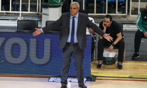 &Pi;&epsilon;&delta;&omicron;&upsilon;&lambda;ά&kappa;&eta;&sigmaf;: &laquo;&Tau;&rho;&alpha;&gamma;&iota;&kappa;ή &eta; ά&mu;&upsilon;&nu;&alpha; &mu;&alpha;&sigmaf; &sigma;&tau;&omicron; &pi;&rho;ώ&tau;&omicron; &mu;έ&rho;&omicron;&sigmaf;, &delta;&epsilon;&nu; &xi;έ&rho;&omega; &pi;ώ&sigmaf; &sigma;&kappa;έ&phi;&tau;&epsilon;&tau;&alpha;&iota; &omicron; &kappa;&alpha;&theta;έ&nu;&alpha;&sigmaf;&raquo;