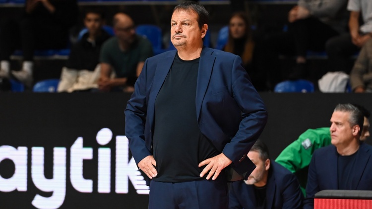 Ά&tau;&alpha;&mu;&alpha;&nu;: &laquo;&Epsilon;ί&nu;&alpha;&iota; &sigma;&alpha;&nu; &theta;&alpha;ύ&mu;&alpha; &alpha;&upsilon;&tau;ή &eta; &nu;ί&kappa;&eta; &mu;&epsilon;&tau;ά &alpha;&pi;ό &tau;&omicron;&nu; &tau;&rho;ό&pi;&omicron; &pi;&omicron;&upsilon; &pi;&alpha;ί&xi;&alpha;&mu;&epsilon;&raquo;