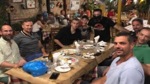 &Pi;&alpha;&nu;&alpha;&theta;&eta;&nu;&alpha;ϊ&kappa;ό &delta;&epsilon;ί&pi;&nu;&omicron; &mu;&epsilon; &Delta;&iota;&alpha;&mu;&alpha;&nu;&tau;ί&delta;&eta;, &Alpha;&lambda;&beta;έ&rho;&tau;&eta; &kappa;&alpha;&iota; &Tau;&sigma;&alpha;&rho;&tau;&sigma;&alpha;&rho;ή (pic)