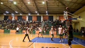 &Phi;&iota;&lambda;&iota;&kappa;ό &mu;&epsilon; &Kappa;&lambda;&omicron;&upsilon;&zeta; &omicron; &Pi;&alpha;&nu;&alpha;&theta;&eta;&nu;&alpha;ϊ&kappa;ό&sigmaf; (pic)